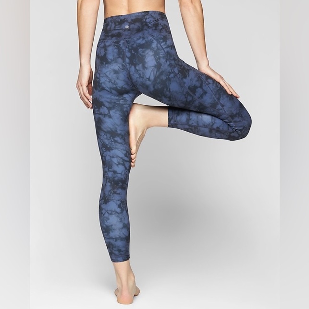 Athleta Tie Dye Salutation 7/8 Leggings In Powervita™